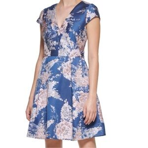 Vince Camuto Floral Pattern Fit & Flare Dress (6P)